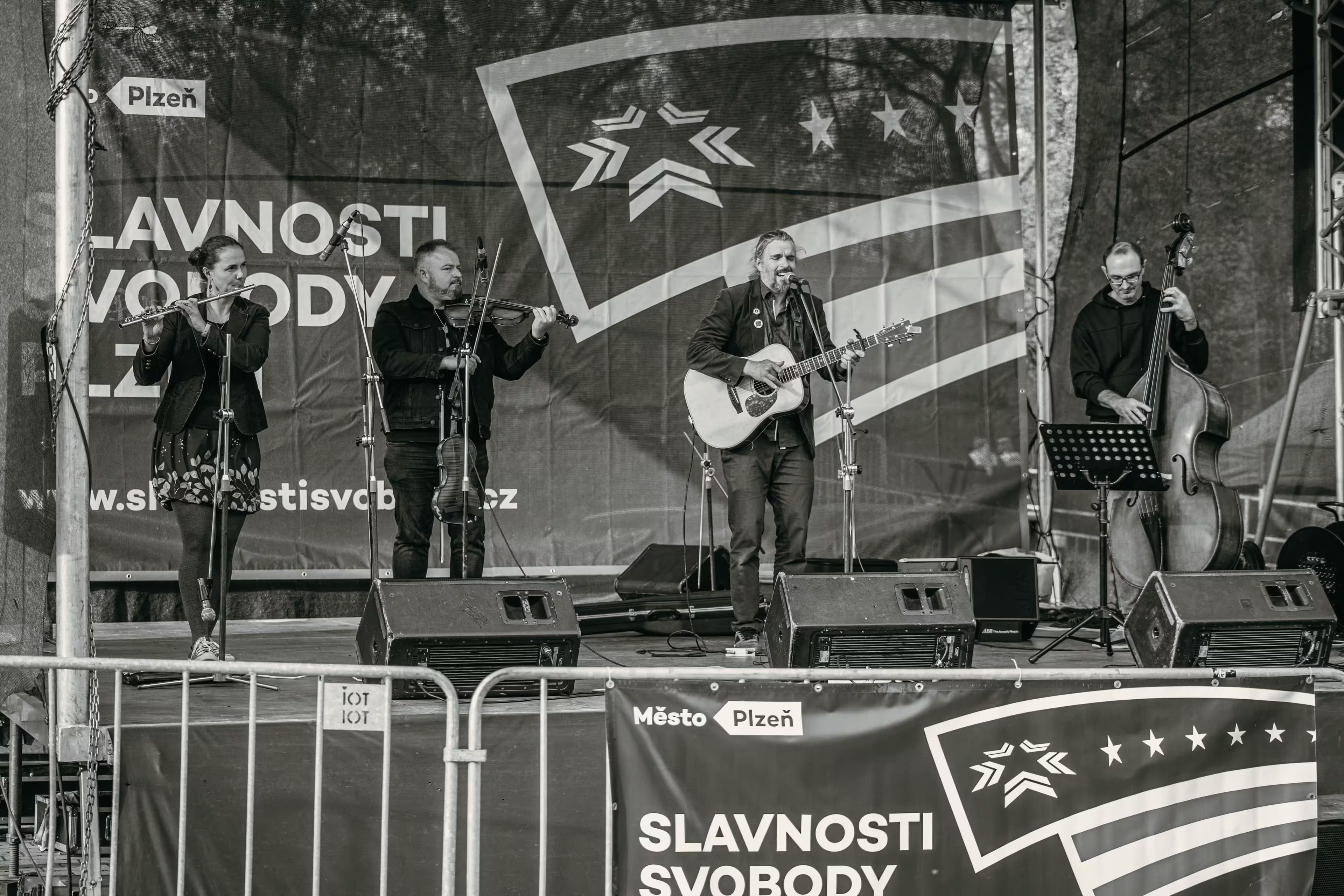 image-e905212f36d83371043d59241ab1b43cc1895d3c-5472x3648-heif